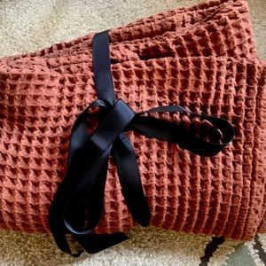 The Weightless Waffle Throw Blanket - Clay (Happy Place)